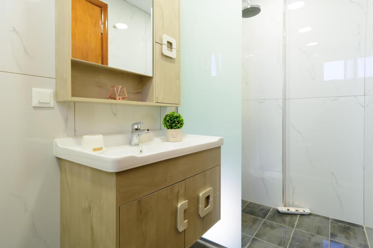Luxury Lake View Center House Agios Nikolaos  Bagian luar foto